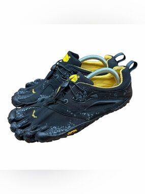 Vibram size 8.5 Black and Yellow FiveFingers Minimalist Toe Sneakers